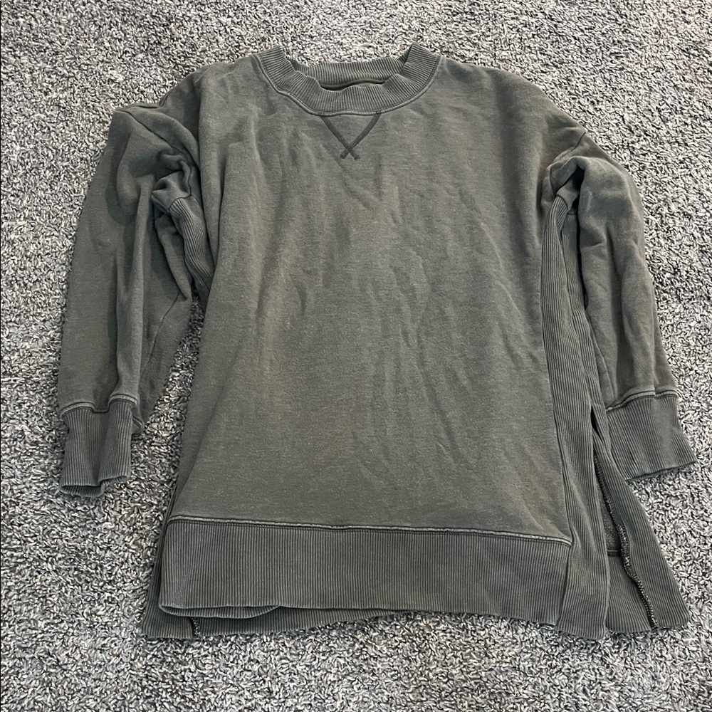 Aerie Women's Olive ribbed split hem Sweatshirt